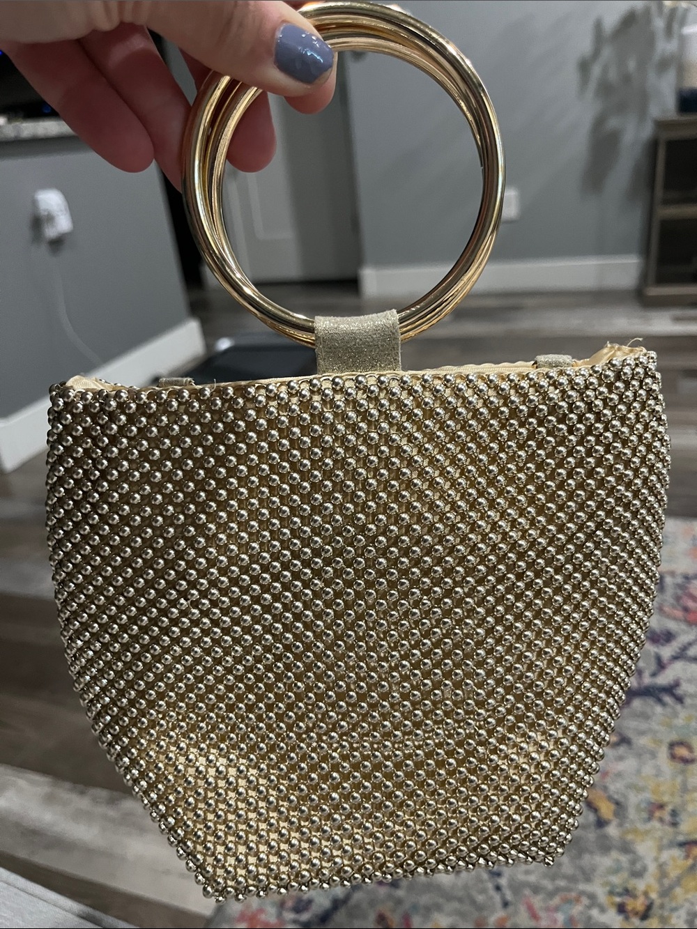 Cute gold bag w/cross body strap